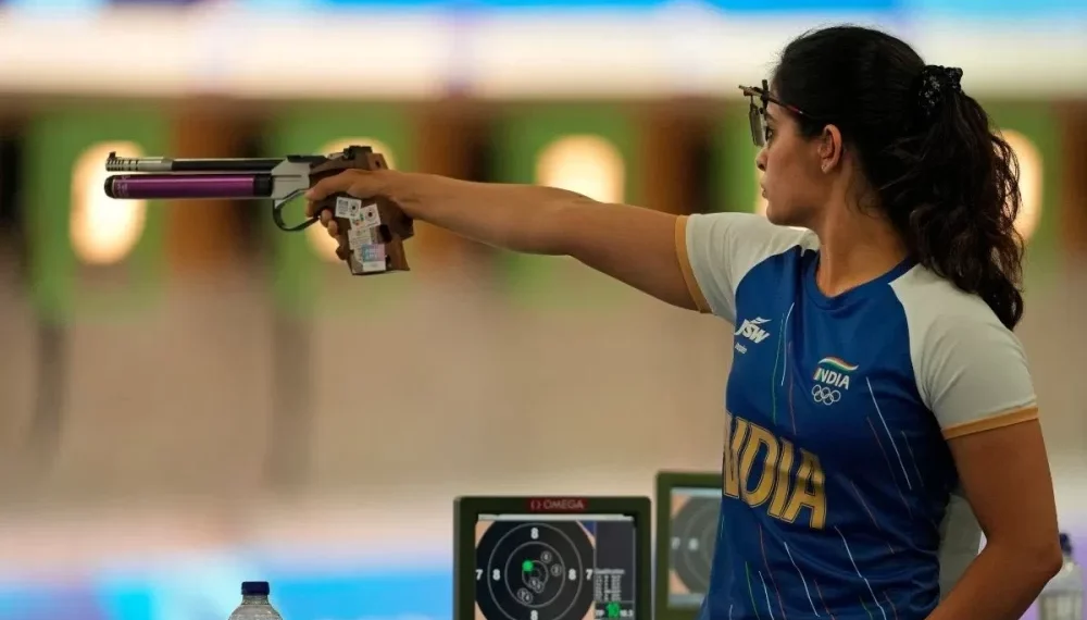 Manu Bhakar misses medal hat-trick at Olympics, loses 25m pistol event – Gujarat Mirror