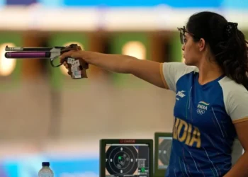 Manu Bhakar misses medal hat-trick at Olympics, loses 25m pistol event – Gujarat Mirror